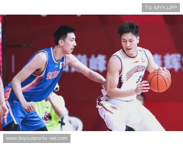 CBA最新赛季激烈对决频现球员表现引发热议