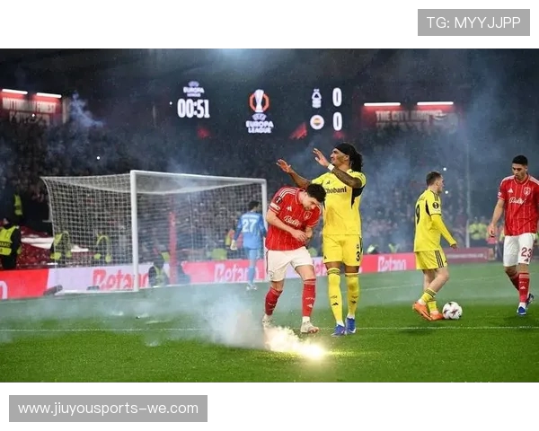 欧联杯小组赛激战正酣,多支豪门球队争夺晋级资格,赛况紧张刺激 欧联杯小组赛激战正酣,多支豪门球队争夺晋级资格,赛况紧张刺激