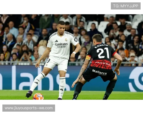 欧冠小组赛激战正酣：豪门纷纷亮剑，黑马崭露头角